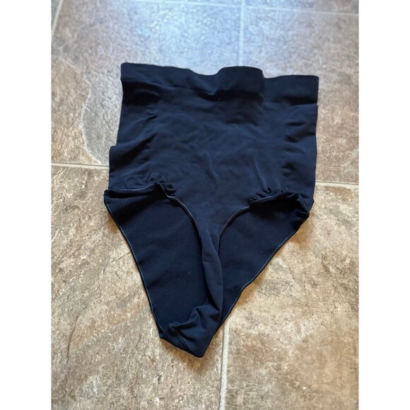 Skims Seamless Sculpt Mid Waist Thong Onyx 3XL - Picture 6 of 7